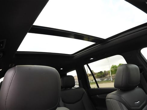 Used 2023 Cadillac XT6 Luxury image 27