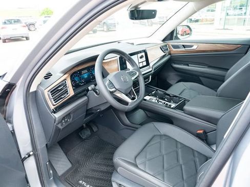 New 2026 Volkswagen Atlas SE FWD image 17
