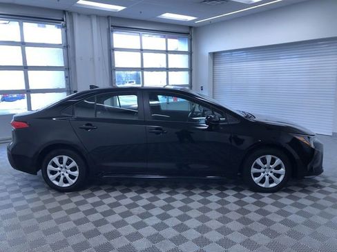 Certified 2025 Toyota Corolla LE image 34