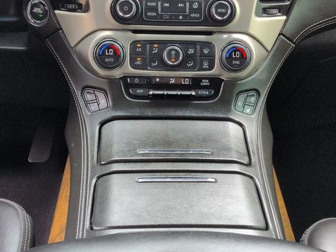Used 2020 GMC Yukon XL Denali RWD image 19