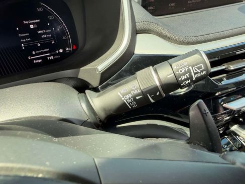 Used 2024 Acura MDX SH-AWD image 32