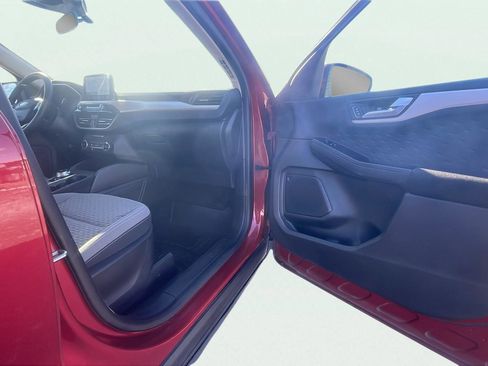 Certified 2020 Ford Escape SE image 16