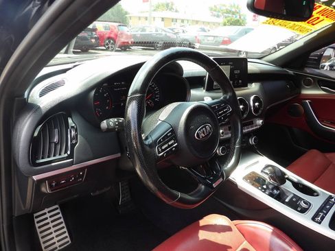 Used 2018 Kia Stinger GT2 AWD/4WD image 7