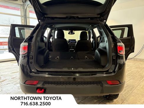 Used 2024 Jeep Compass Trailhawk image 19