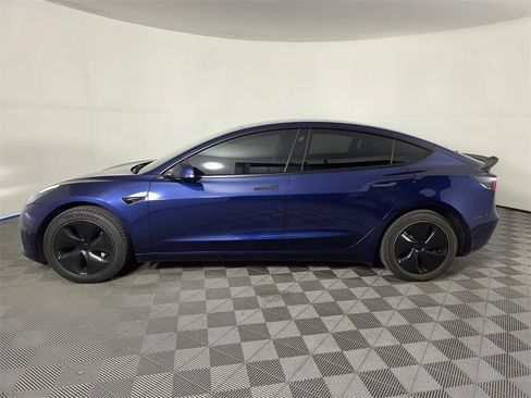 Used 2018 Tesla Model 3 Mid Range image 8
