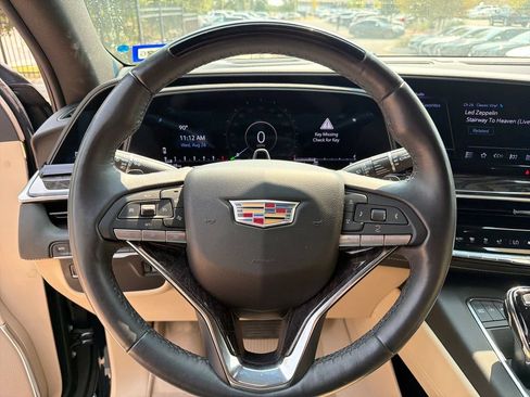 Used 2023 Cadillac Escalade Premium Luxury AWD/4WD image 24