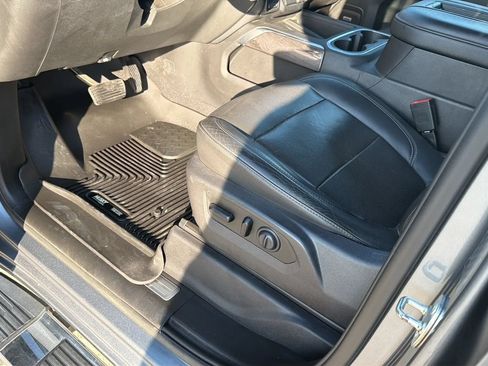Used 2019 Chevrolet Silverado 1500 LTZ w/ LTZ Premium Package AWD/4WD image 93