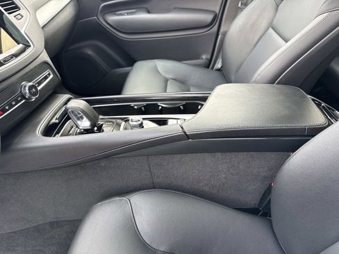 Used 2024 Volvo XC90 B5 Core w/ Protection Package Premier image 15