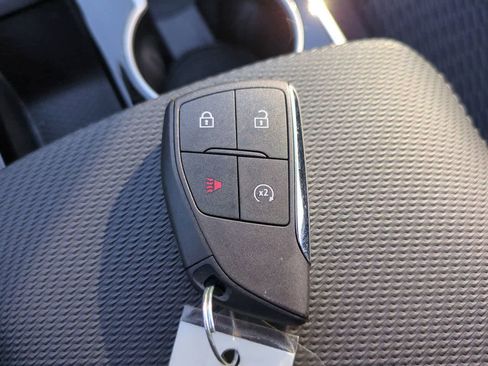 Used 2026 Chevrolet Equinox LT FWD image 28