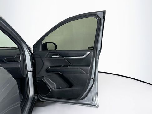 Used 2025 GMC Acadia Elevation image 34