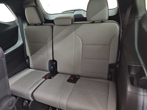 Used 2026 Chevrolet Traverse LT w/ Driver Confidence Package FWD image 4