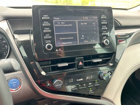 Used 2023 Toyota Camry SE image 12