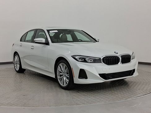 Used 2023 BMW 330i Sedan w/ Convenience Package image 7