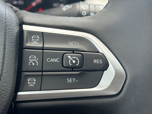 Certified 2025 Jeep Compass Limited AWD/4WD image 25