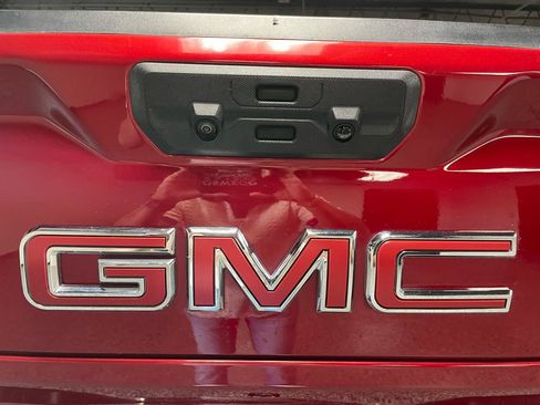 Used 2022 GMC Sierra 1500 SLT w/ SLT Premium Plus Package AWD/4WD image 9