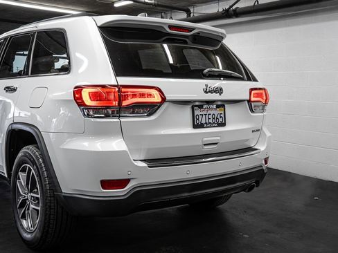 Used 2018 Jeep Grand Cherokee Limited image 15