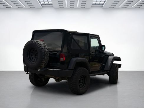 Used 2015 Jeep Wrangler Rubicon w/ Power Convenience Group AWD/4WD image 4