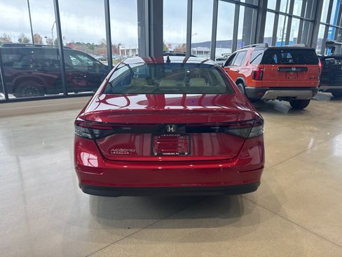 New 2025 Honda Accord SE image 5
