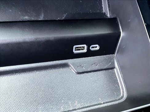 Used 2026 Chevrolet Suburban Premier RWD image 25