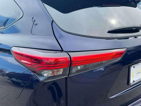 Used 2021 Toyota Highlander XSE image 10