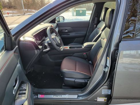 New 2026 Nissan Kicks SR w/ SR Premium Package AWD/4WD image 11