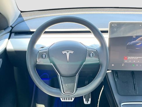 Used 2024 Tesla Model Y Long Range AWD/4WD image 11
