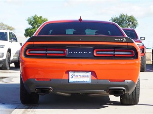 Used 2023 Dodge Challenger SRT Hellcat w/ Driver Convenience Group image 8