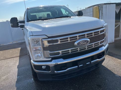 Used 2024 Ford F350 XLT image 23