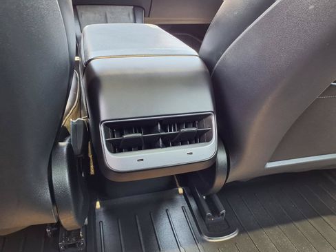 Used 2023 Tesla Model 3 Standard Range RWD image 13