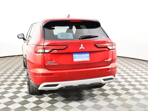 Used 2025 Mitsubishi Outlander SE AWD/4WD image 7