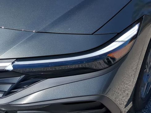 New 2026 Hyundai Elantra Blue image 11