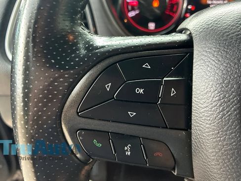 Used 2018 Dodge Challenger R/T w/ Driver Convenience Group RWD image 27