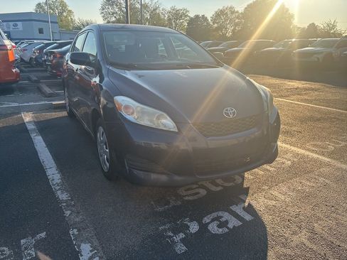 Used 2011 Toyota Matrix image 10