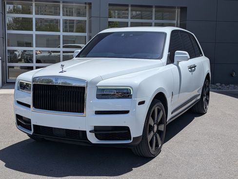 Used 2022 Rolls-Royce Cullinan w/ Dark Exterior Package AWD/4WD image 3