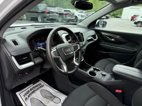 Used 2024 GMC Terrain SLE w/ Driver Convenience Package AWD/4WD image 13