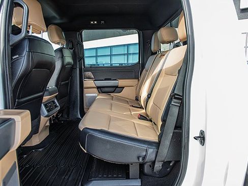 Used 2023 Ford F250 Lariat w/ Chrome Package image 16