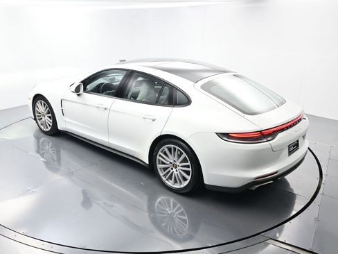 Used 2022 Porsche Panamera image 35