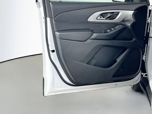 Used 2020 Chevrolet Traverse LS FWD image 17