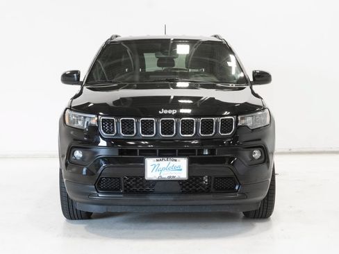 Used 2023 Jeep Compass Latitude AWD/4WD image 5
