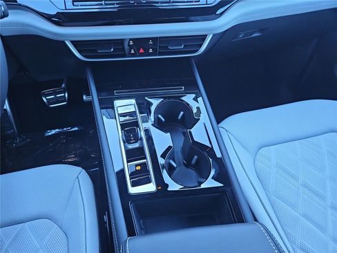 New 2026 Volkswagen Atlas Cross Sport SEL Premium R-Line image 21