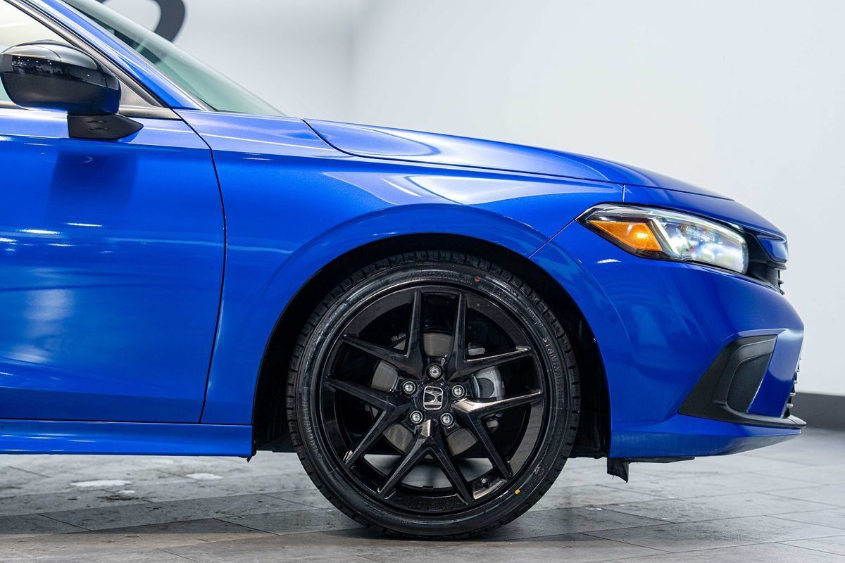 Used 2023 Honda Civic Sport image 9