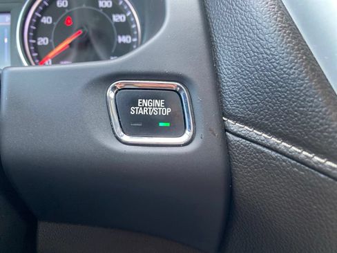 Used 2023 GMC Acadia SLT w/ Preferred Package FWD image 24