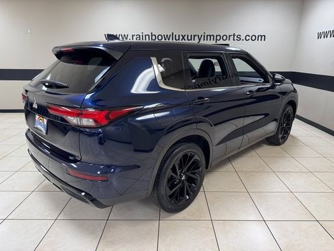 Used 2022 Mitsubishi Outlander SEL Black Edition image 6