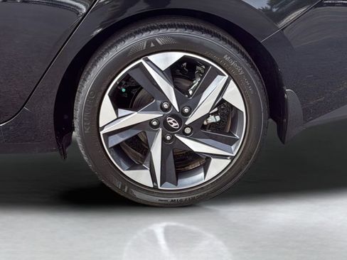 Used 2023 Hyundai Elantra SEL w/ Convenience Package image 13