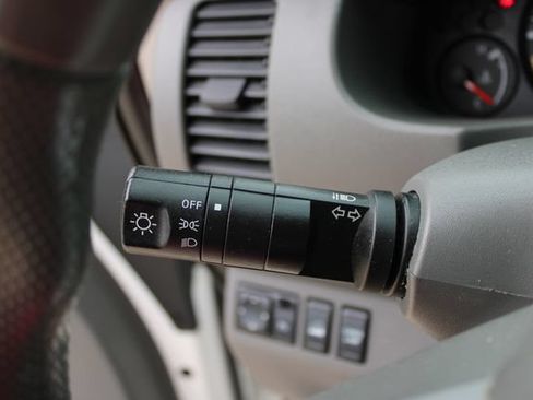 Used 2019 Nissan Frontier SV AWD/4WD image 5