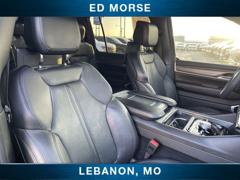 Used 2023 Jeep Wagoneer Series III w/ Premium Group I image 28