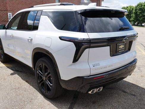 New 2026 Chevrolet Traverse High Country w/ LPO, Floor Liner Package AWD/4WD image 5
