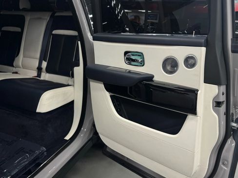 Used 2022 Rolls-Royce Cullinan image 20