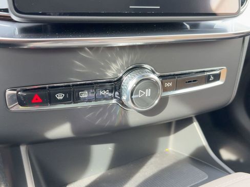 New 2026 Volvo XC90 B6 Ultra w/ Protection Package image 19