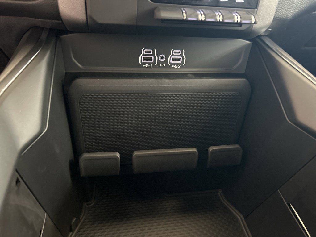 New 2025 RAM 1500 Tradesman AWD/4WD image 40
